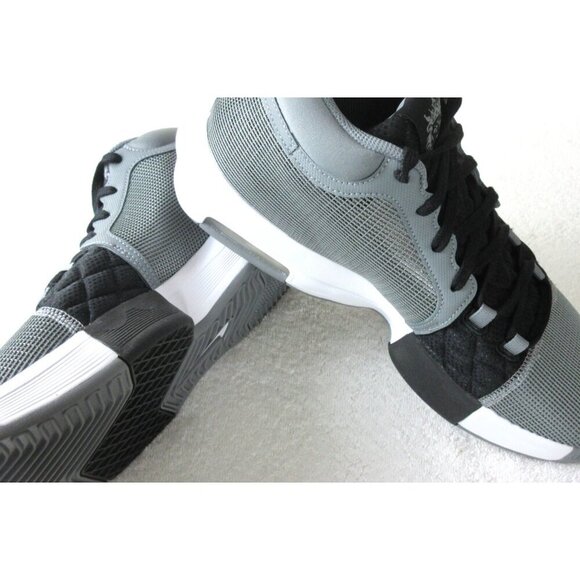 Nike Men\'s Lebron Witness VIII Basketball Shoes Cool Grey White Black Sizes NIB main image 5